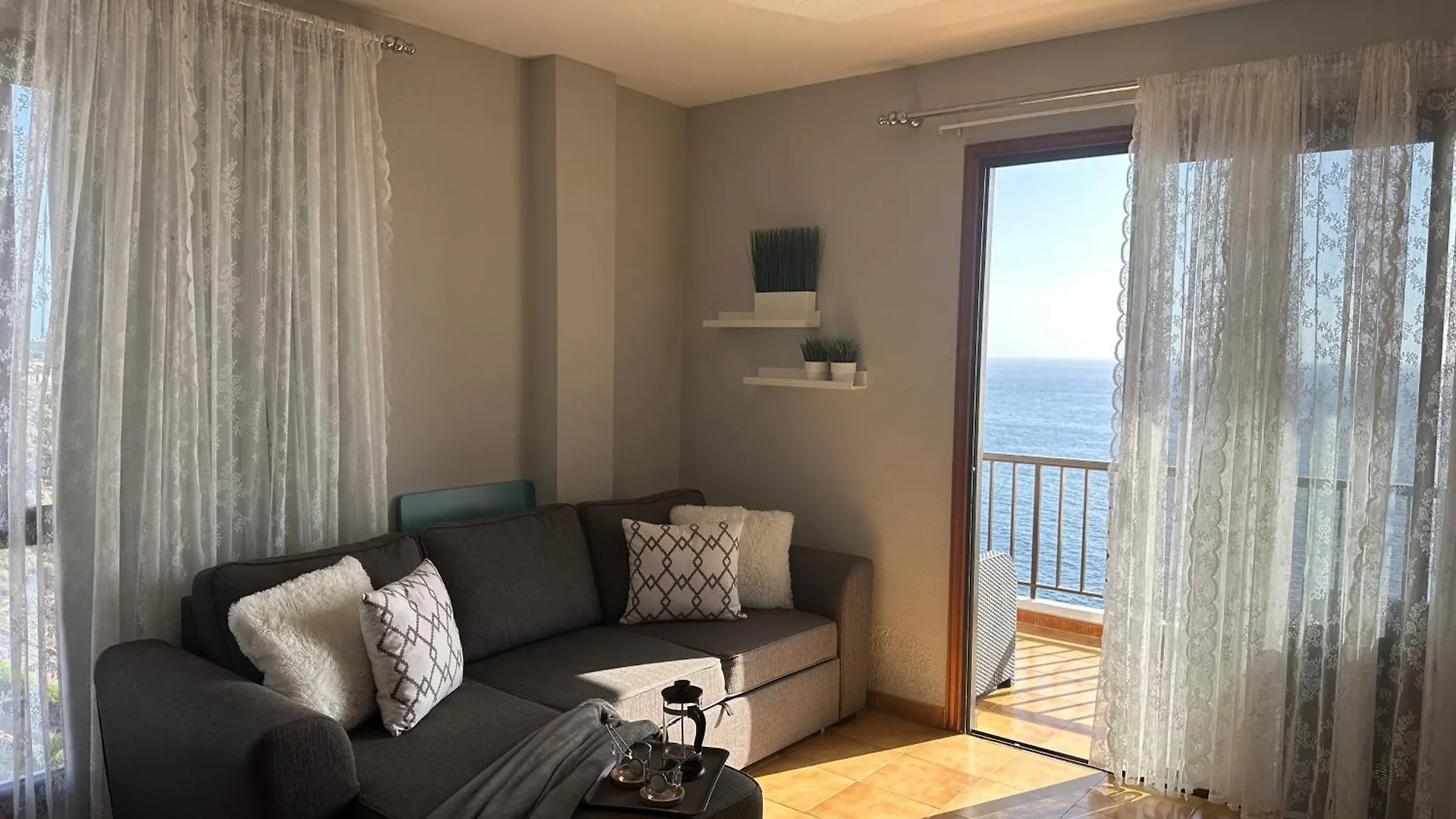 Apartment Dorado Atardecer Beach Sand Puerto de Santiago  Spain